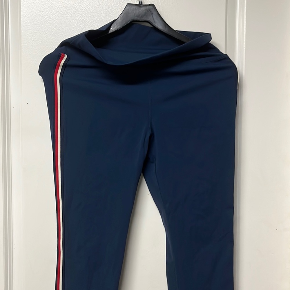 Zyia  Full Length Navy blue leggings  6-8 like new worn once